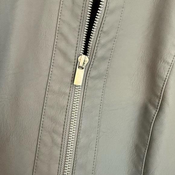 Baccini Faux Leather Jacket - Picture 4 of 5